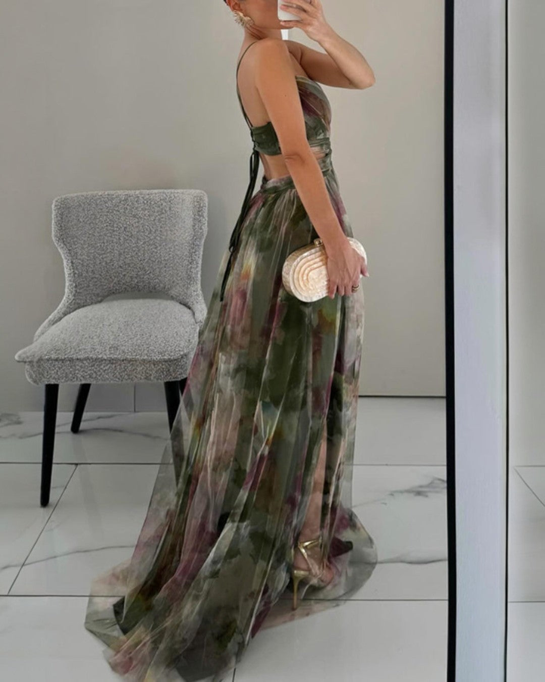 GISELA | VESTIDO LARGO Y CAUTIVADOR CON ESTAMPADO FLORAL