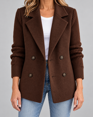 Carla | Americana elegante con mangas de punto