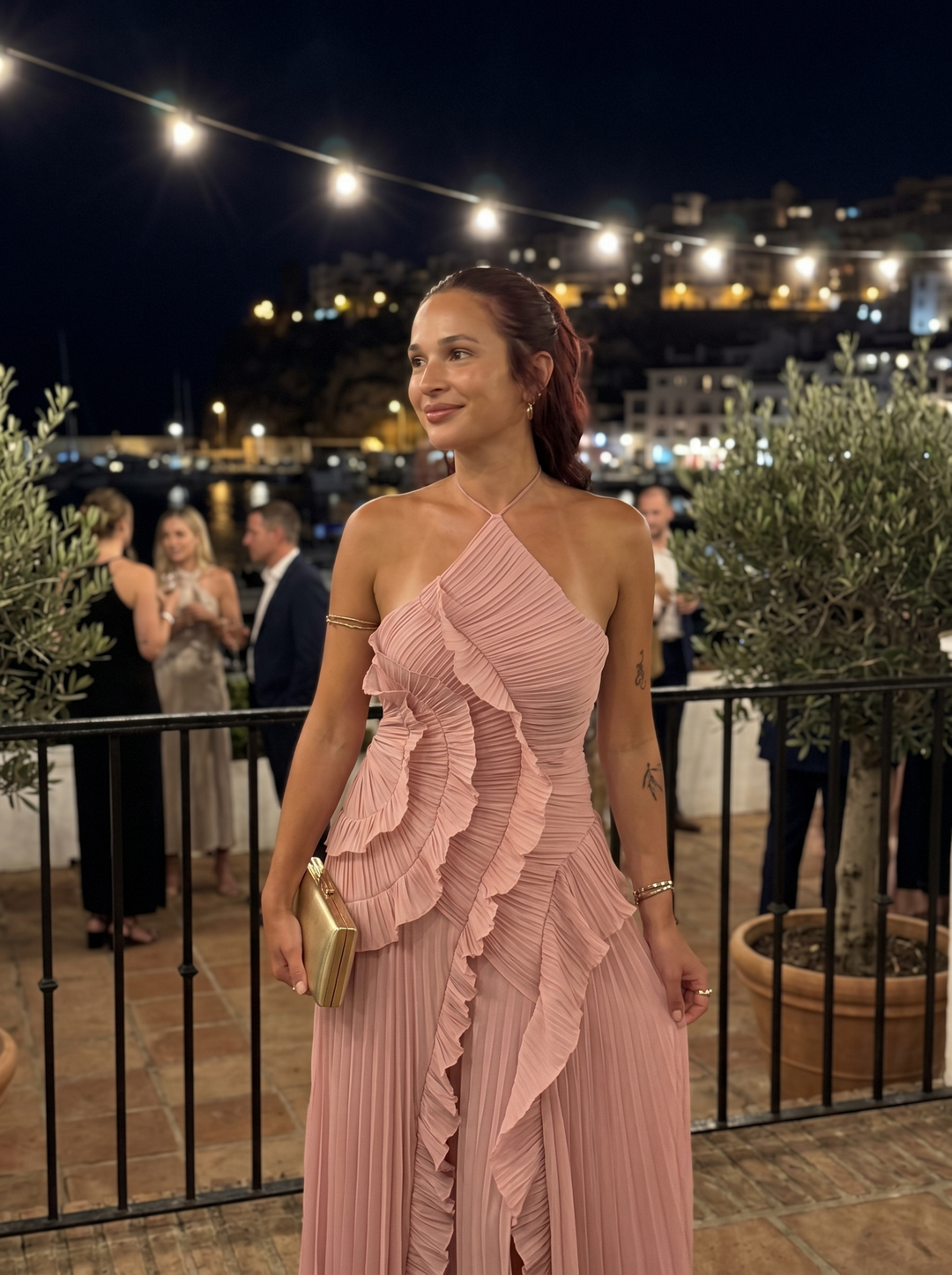ARIADNA | VESTIDO LARGO PLISADO CON VOLANTES
