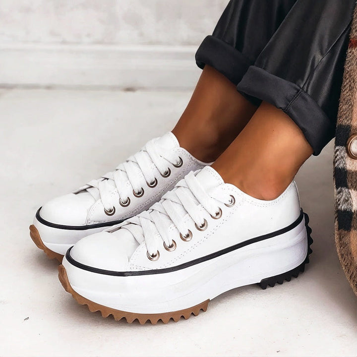 Bettina zapatillas con plataforma en blanco